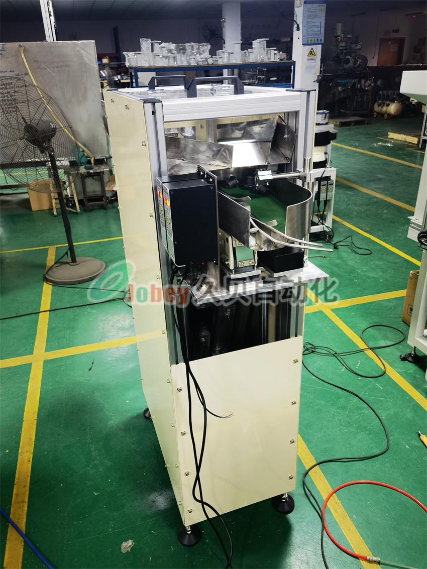 特斯拉輪轂螺絲自動供料器應用案例